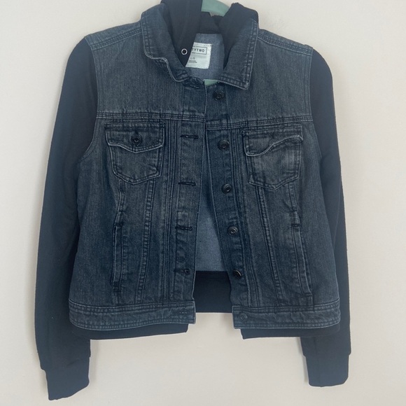 EIGHTY Two l Denim Jacket - Picture 1 of 3
